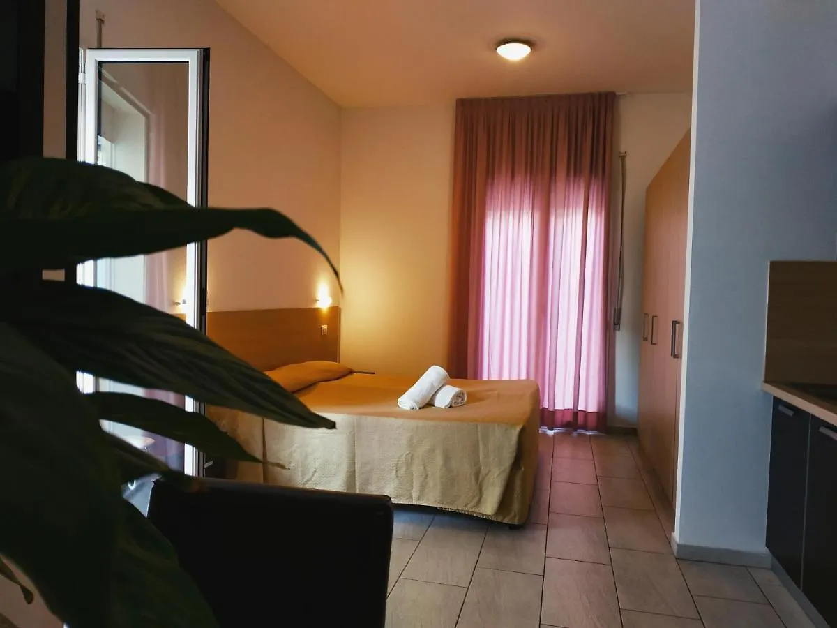 Residence Hotel Rubino Fogliano Marina 3*,  Itálie